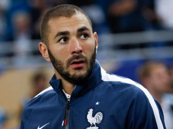 Karim Benzema chính thức vắng mặt ở EURO 2016 vì clip sex ảnh 1
