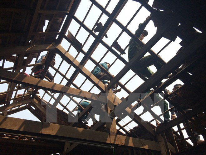 An Giang: Lốc xoáy làm tốc mái hàng trăm căn nhà ở Long Xuyên ảnh 1