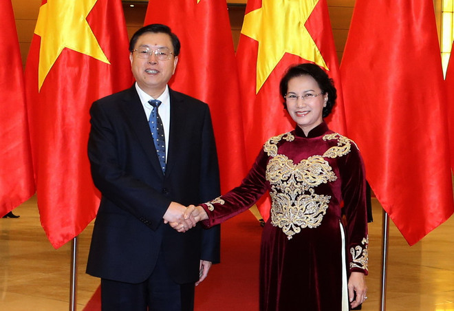 Chủ tịch Quốc hội hội đàm với Ủy viên trưởng Nhân đại Trung Quốc ảnh 1