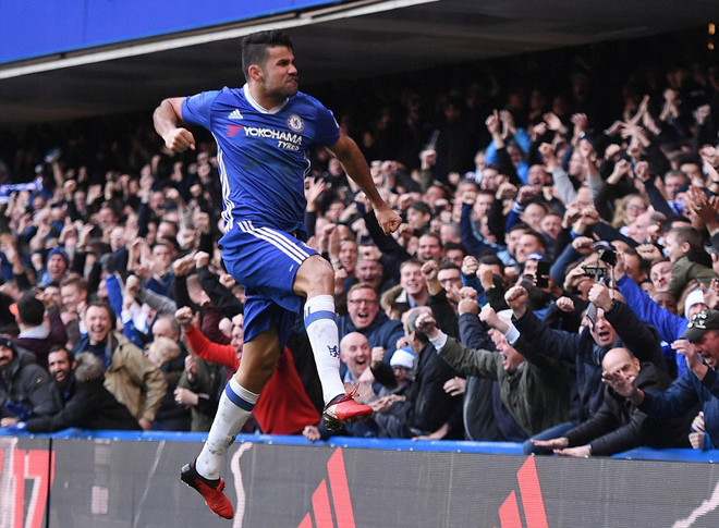 Costa lại sắm vai người hùng của Chelsea. (Nguồn: Daily Mail) Diego Costa "nổ súng" đưa Chelsea trở lại đỉnh Premier League ảnh 1