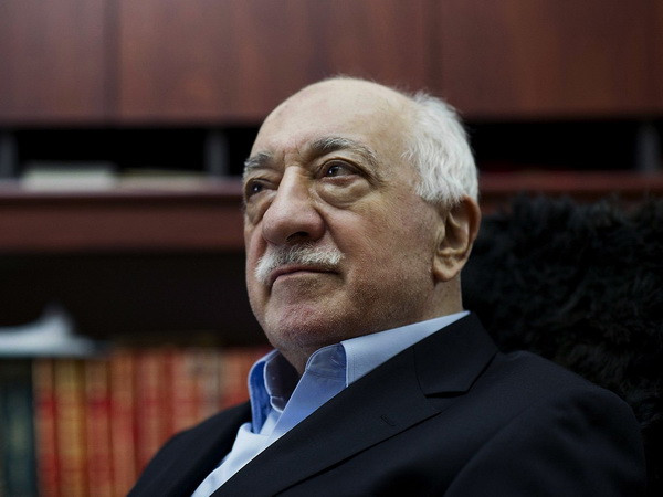 Giáo sỹ Hồi giáo Fethullah Gulen. (Nguồn: AP) Thổ Nhĩ Kỳ ra lệnh bắt nhiều giáo sư liên quan giáo sỹ Gulen ảnh 1