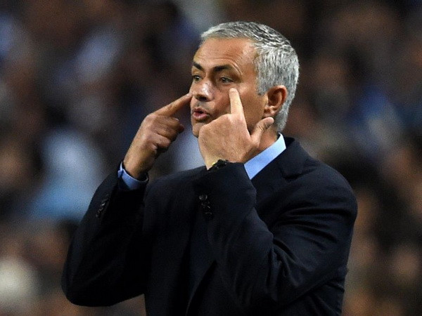 Mourinho thay Louis van Gaal ngay sau trận chung kết FA Cup? ảnh 1