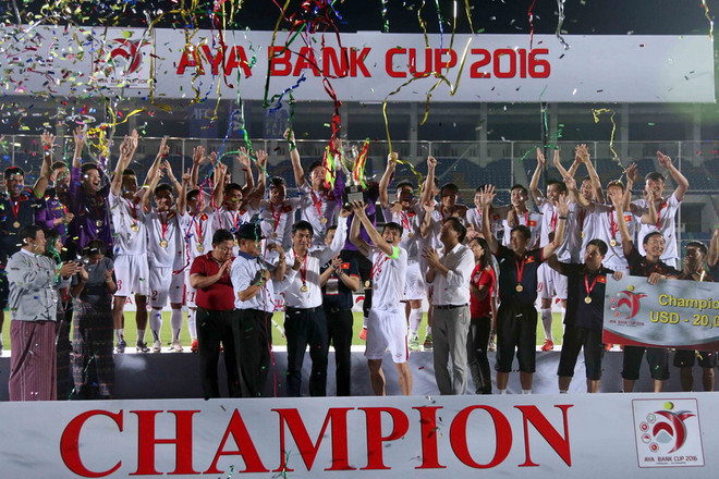 Vùi dập Singapore, đội tuyển Việt Nam đăng quang Aya Bank Cup ảnh 1