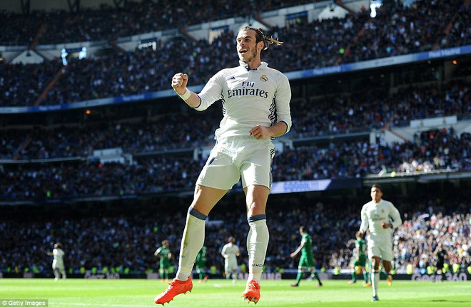 Bale mang chiến thắng về cho Real Madrid. (Nguồn: Getty Images) Gareth Bale tỏa sáng, Real tạm bỏ xa Barcelona đến 5 điểm ảnh 1