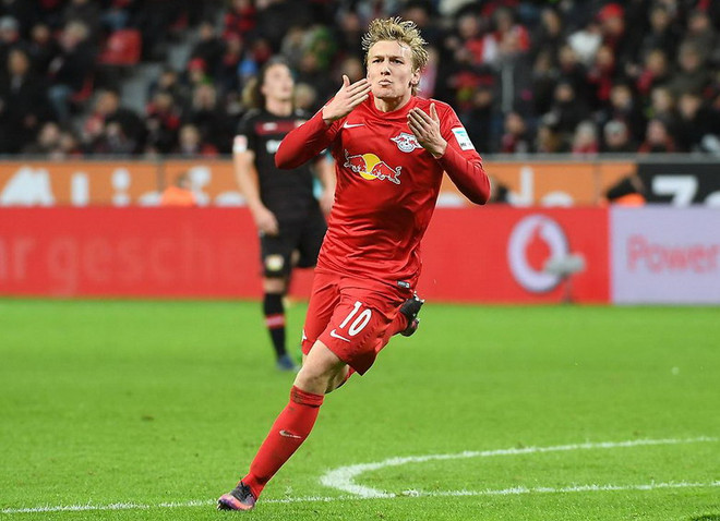 Emil Forsberg giúp RB Leipzig leo lên ngôi đầu Bundesliga. (Nguồn: n-tv.de) Ngược dòng hạ Leverkusen, RB Leipzig chiếm ngôi đầu của Bayern ảnh 1