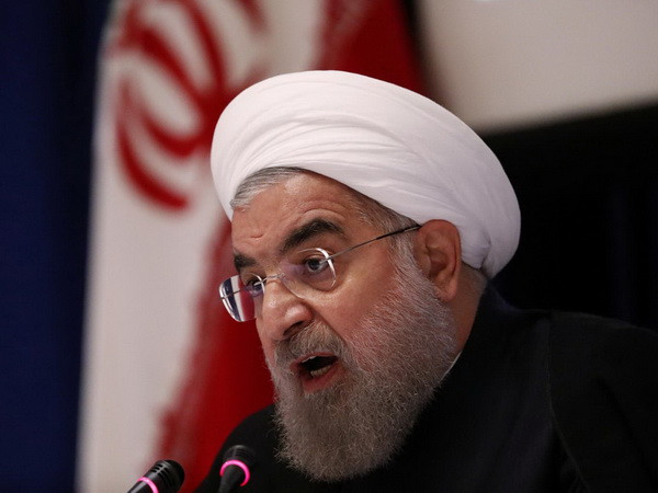 Tổng thống Iran Hassan Rouhani. (Nguồn: Reuters) Iran áp dụng biện pháp đầu tiên trả đũa lệnh trừng phạt của Mỹ ảnh 1