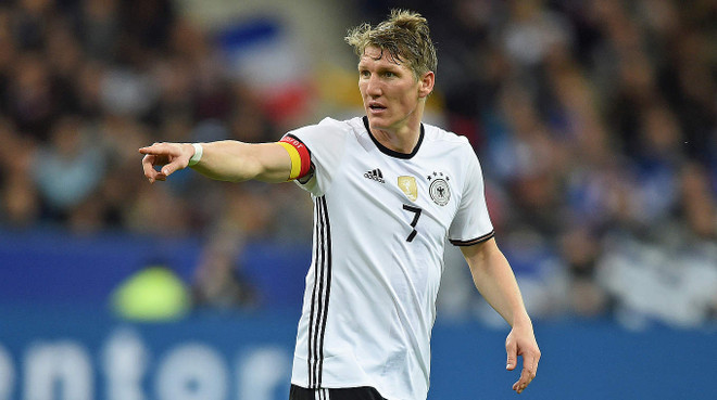 ĐT Đức hướng đến EURO 2016: Schweinsteiger phá kỷ lục của Lahm? ảnh 1