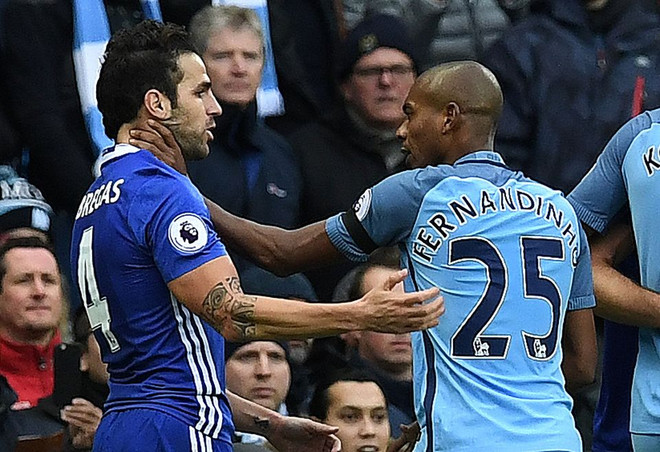 Aguero và Fernandinho nhận án phạt nặng vì hành vi phi thể thao ảnh 2
