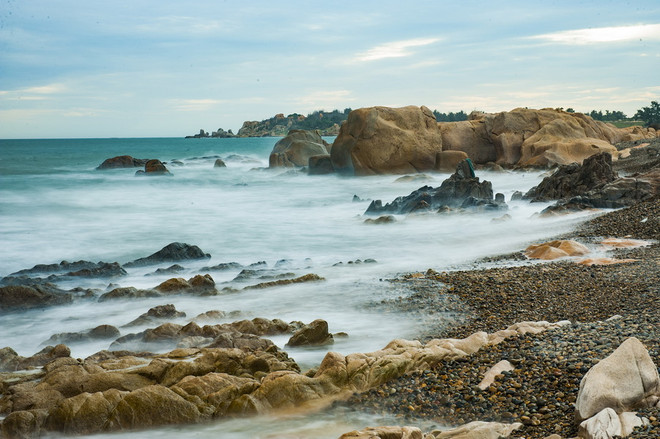 Cận cảnh vẻ đẹp hoang sơ và dân dã của Bãi đá bảy màu Cổ Thạch ảnh 1