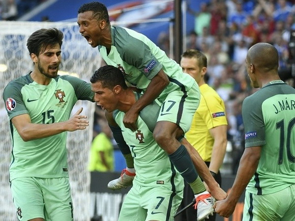 Ronaldo 'cõng' Bồ Đào Nha vào vòng 1/8. (Nguồn: Getty Images) Ronaldo đưa Bồ Đào Nha vào vòng 1/8 sau màn rượt đuổi kịch tính ảnh 1