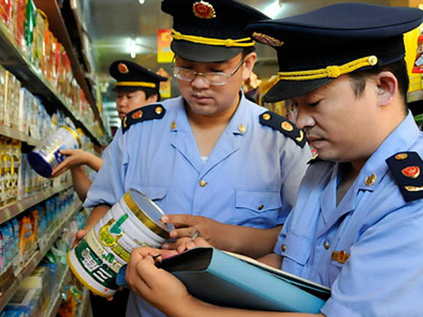 Trung Quốc bắt giữ nhóm nghi bán sữa bột New Zealand hết hạn ảnh 1