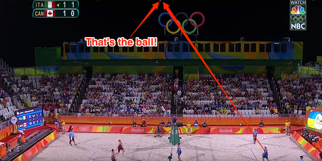 Ngỡ ngàng với cú phát bóng không tưởng của VĐV bóng chuyền Italy ảnh 1