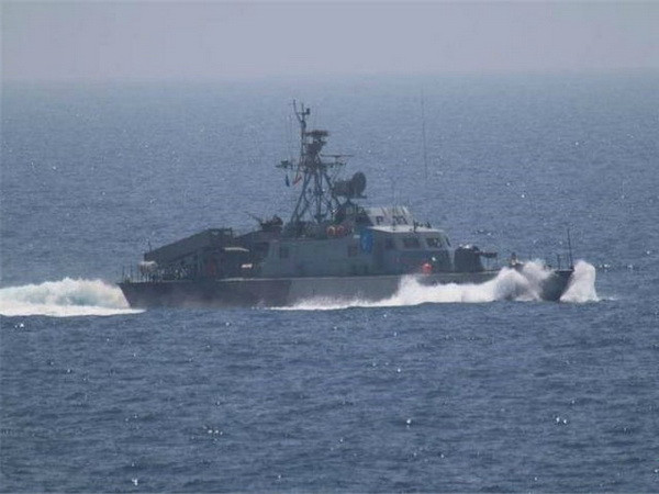 Tàu tuần tra của Hải quân Iran. (Nguồn: breitbart.com) Iran bác cáo buộc tàu tuần tra chĩa vũ khí vào 1 trực thăng Mỹ ảnh 1