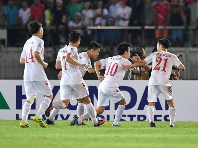 Tuyển Việt Nam đang thi đấu ấn tượng tại AFF Cup 2016. (Nguồn: Affsuzukicup) Đội tuyển Việt Nam thăng tiến mạnh mẽ trên bảng xếp hạng FIFA ảnh 1