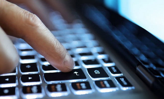 Vì sao báo chí Mỹ cũng mắc lừa các trang tin tức giả mạo? ảnh 1