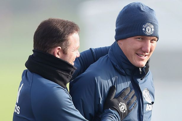 Mourinho hết "đặc biệt," gọi Schweinsteiger trở lại giúp M.U ảnh 3