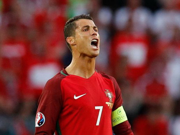 Ronaldo đang nhạt nhòa ở Pháp. (Nguồn: Getty) Cứ đá thế này, Cristiano Ronaldo sẽ lại thua Lionel Messi ảnh 1