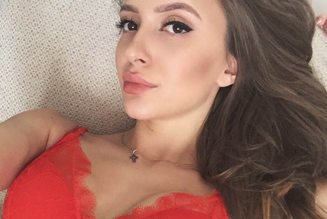 Cư dân mạng phát sốt với nữ trọng tài xinh đẹp và nóng bỏng ảnh 1