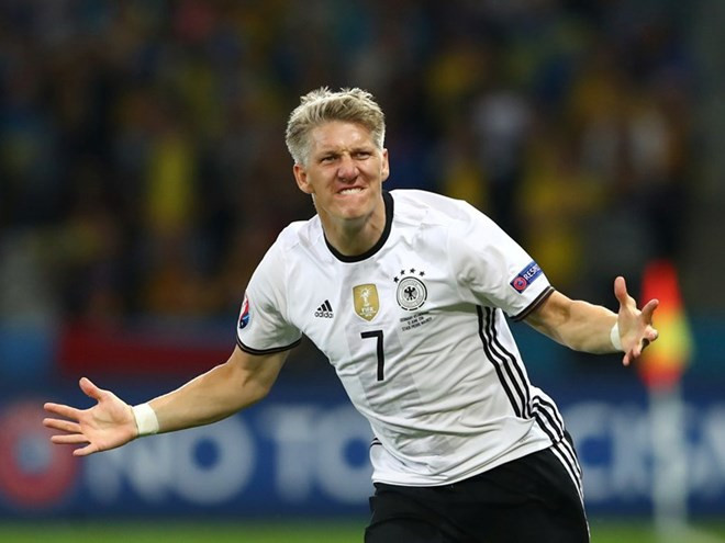 Schweinsteiger bất ngờ nhận được "thư tình" sau khi lập công ảnh 1