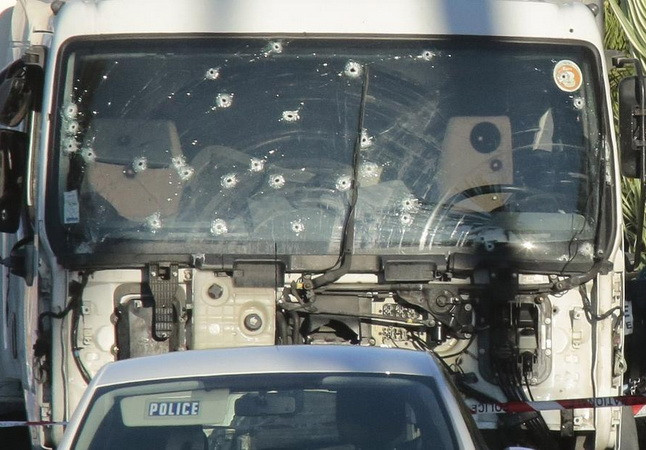 Cảnh sát xác định được danh tính thủ phạm vụ tấn công tại Pháp ảnh 1