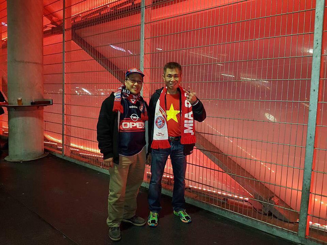 CĐV Việt Nam rạng rỡ tại Allianz Arena ngày Bayern hủy diệt PSV ảnh 5