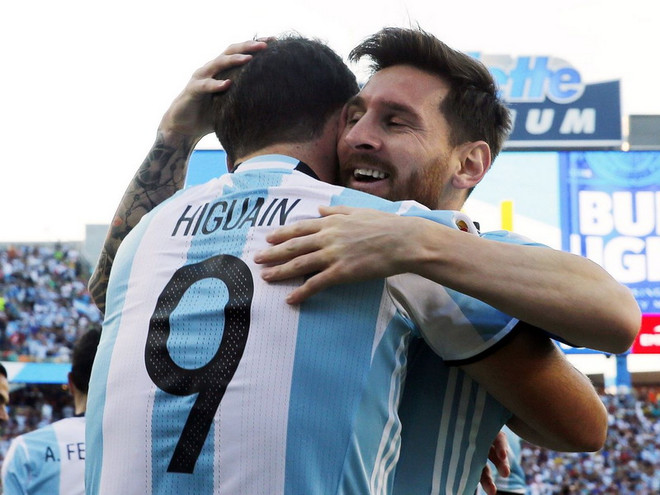 Messi và Higuain đưa Argentina vào bán kết Copa America. (Nguồn: USToday) Vùi dập Venezuela, Argentina đối đầu Mỹ ở bán kết Copa Ameria ảnh 1