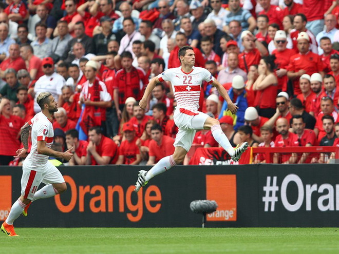 Thi đấu thiếu người, Albania thua đáng tiếc trước Thụy Sĩ ảnh 1