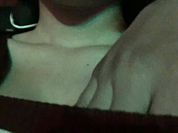 Thiếu nữ bị gã lái taxi bệnh hoạn quấy rối tình dục trên xe ảnh 1