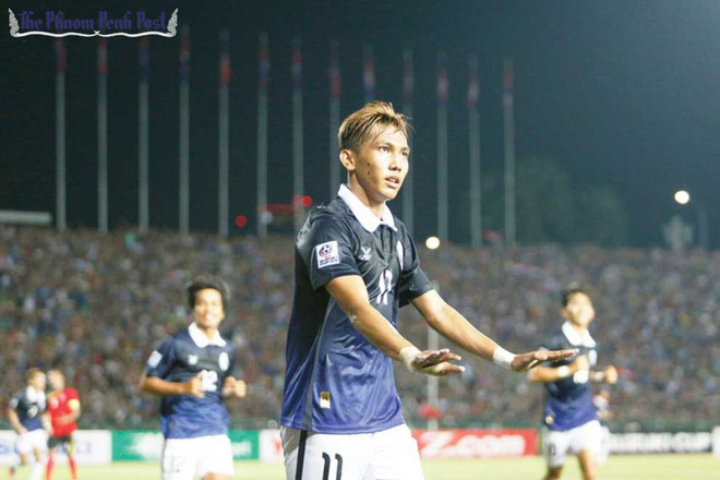 Vathanaka Chan đã có cú đúp ở AFF Cup 2016. Kết quả Malaysia - Campuchia 3-2: Rượt đuổi tỷ số kịch tính ảnh 1
