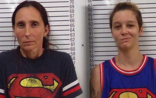 Mẹ và con gái ruột đối mặt án tù vì cáo buộc tội loạn luân ảnh 1