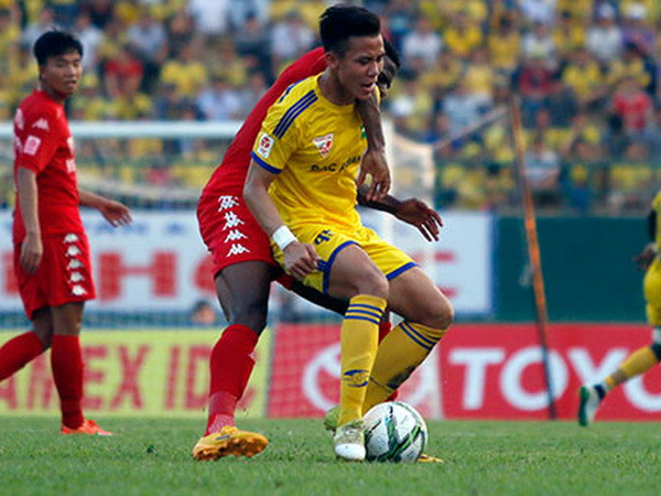 [Video] Quế Ngọc Hải tái xuất, giúp SLNA đánh bại B.Bình Dương ảnh 1