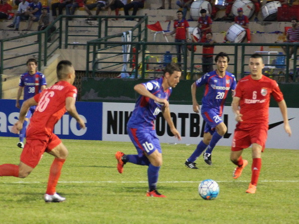 Công Vinh lập công, B.Bình Dương vẫn thua trận trước FC Tokyo ảnh 1