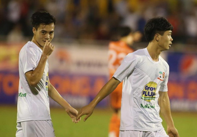 Văn Toàn, Công Phượng lập công đưa U21 HAGL vào bán kết ảnh 1