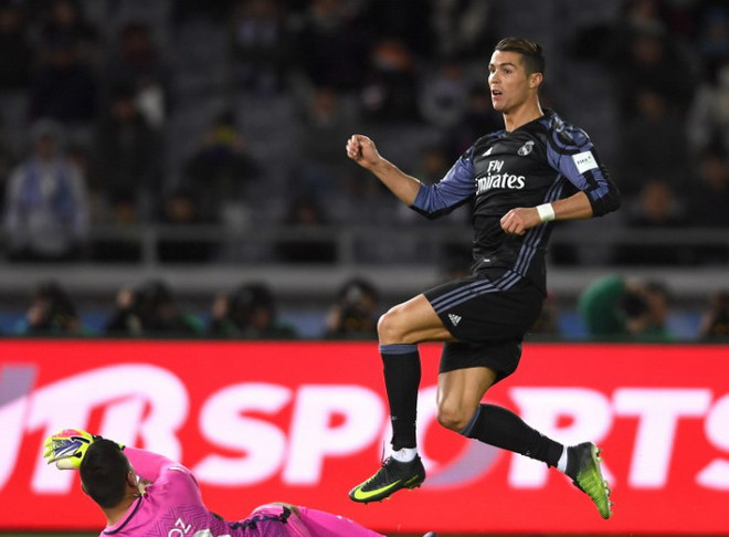 Ronaldo và HLV Zidane cùng chạm cột mốc mới trong sự nghiệp ảnh 1