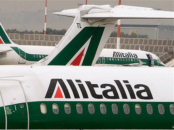 Italy: Hãng Alitalia hủy hàng trăm chuyến bay do đình công ảnh 1