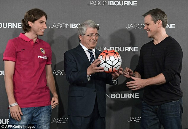 Atletico ký hợp đồng "bom tấn" với siêu điệp viên Jason Bourne ảnh 2