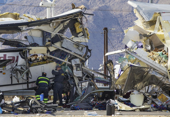 Tai nạn giao thông nghiêm trọng tại Mỹ, 13 người thiệt mạng ảnh 1