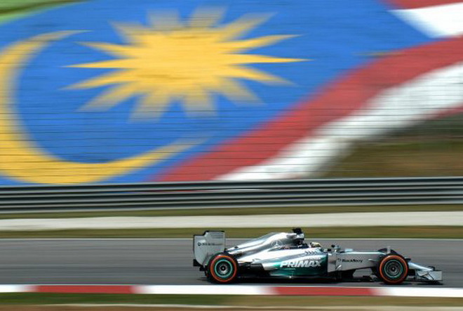 Malaysia đang cân nhắc tạm dừng tổ chức đua xe Công thức 1 ảnh 1