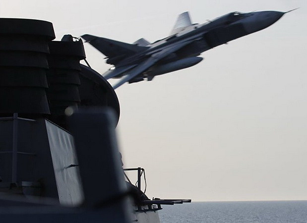 Nga lên tiếng về vụ các máy bay Su-24 bay sát tàu khu trục Mỹ ảnh 1