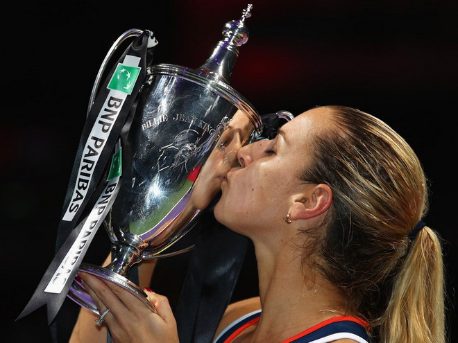 Hạ Kerber, Dominika Cibulkova lần đầu đăng quang WTA Finals ảnh 1