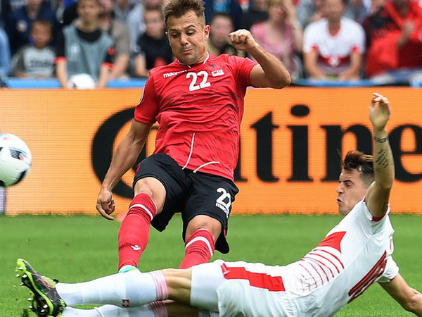 Nhà thơ Đoàn Ngọc Thu: Pháp mạnh, Albania chẳng có gì để mất ảnh 1