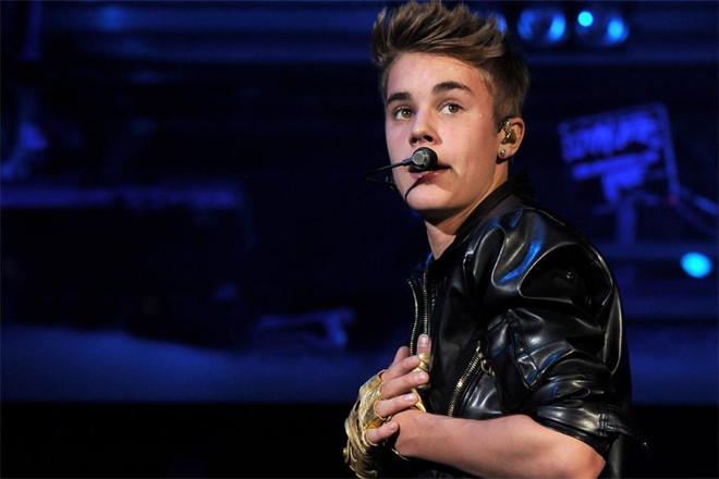 MTV EMA: Đông Nhi được vinh danh, Beyoncé ra về trắng tay ảnh 2