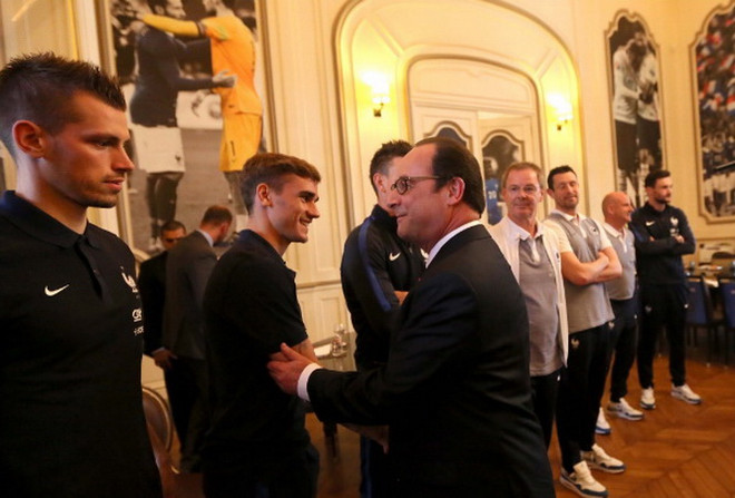 Tổng thống Hollande nói gì với tuyển Pháp trước giờ khai cuộc? ảnh 2