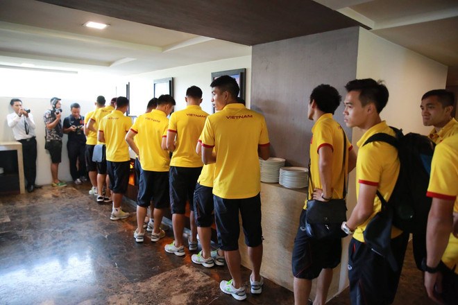 (Nguồn: MFF) Tuyển Việt Nam đặt chân đến Myanmar sẵn sàng chinh phục AFF Cup ảnh 7