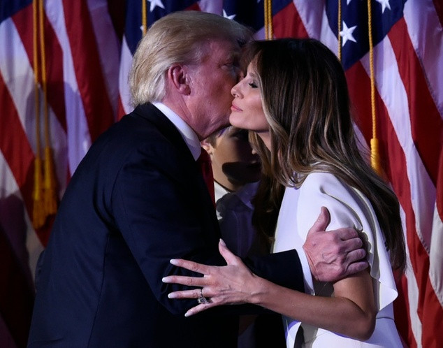 Melania Trump: Đệ nhất phu nhân đầy quyến rũ của Nhà Trắng ảnh 2