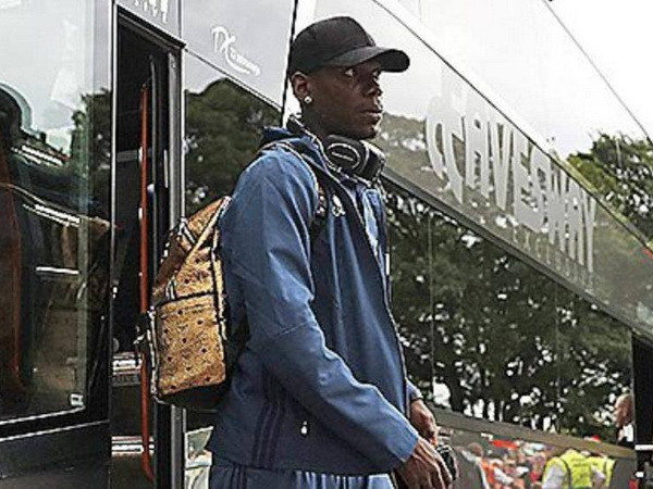 "Bom tấn" Pogba hào phóng tặng đồng hồ cho cả đội Juventus ảnh 1