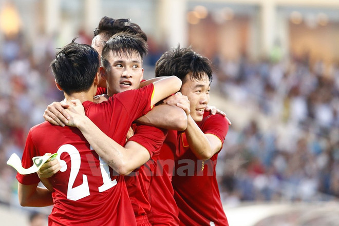 Đội tuyển Việt Nam đối đầu Singapore ở chung kết Aya Bank Cup ảnh 1