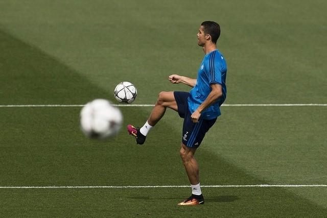 HLV Zidane chính thức thông báo về chấn thương của Ronaldo ảnh 1