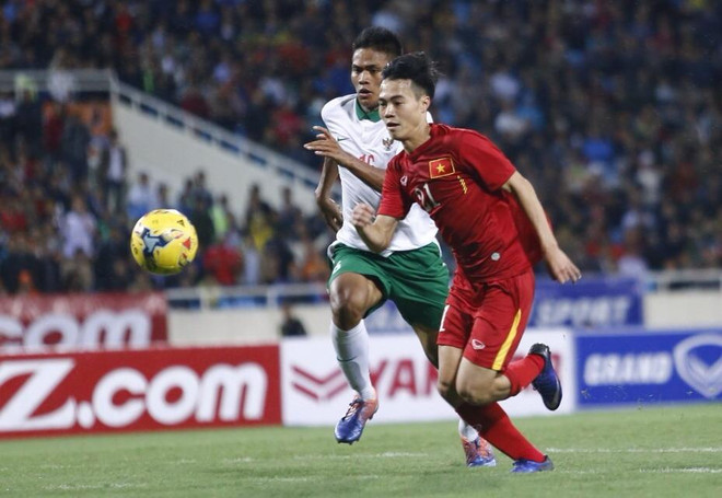 Văn Toàn là người ấn định chiến thắng ngược dòng 3-2 cho đội tuyển Việt Nam. (Ảnh: Minh Chiến/Vietnam+) Tuyển Việt Nam lần đầu đánh bại Indonesia sau 17 năm chờ đợi ảnh 4