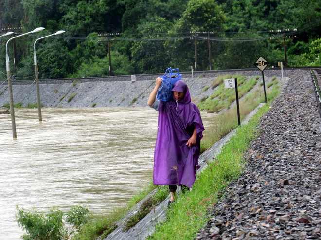 Phú Yên: 7 người mất tích do mưa lũ, mực nước các sông đang dâng ảnh 9